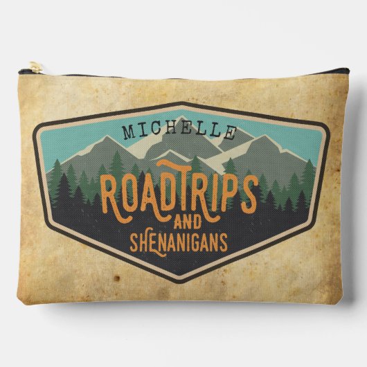 Road Trips & Shenanigans Outdoor Patch Ritszak Etui (Voorkant)