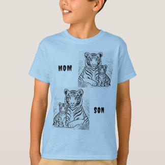 Roar Together: Mam en Zoon Safari Avontuur T-shirt