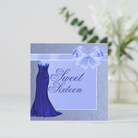 Robe Bleue Soie & Bow Invitation Anniversaire (Debout devant)