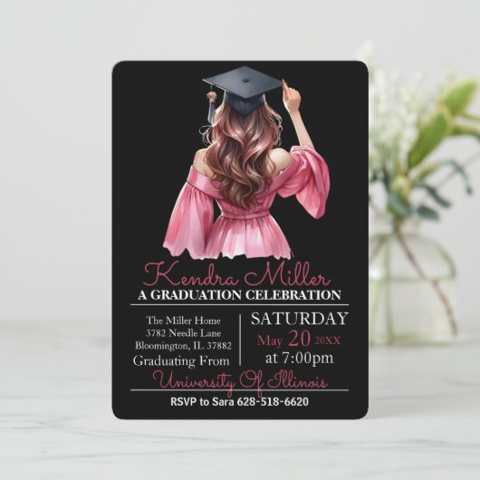 Robe rose Aquarelle Graduation Invitation (Debout devant)