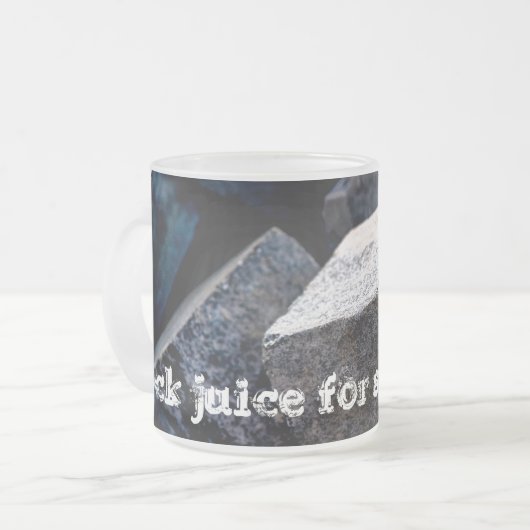 Rock Juice voor sterke Mannen. Matglas Koffiemok (Voorkant links)