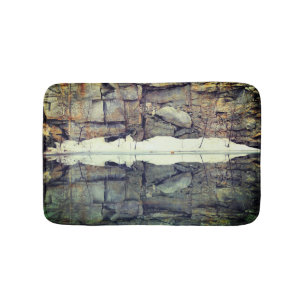 Rock Wall reflectie in Pond Natuur Badmat