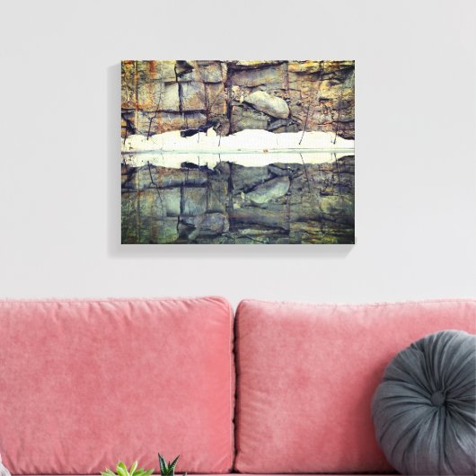 Rock Wall reflectie in Pond Natuur Canvas Afdruk (Insitu (Woonkamer))