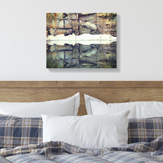 Rock Wall reflectie in Pond Natuur Canvas Afdruk (Insitu (Slaapkamer))
