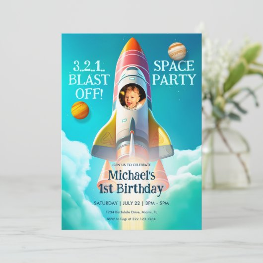Rocket in Sky Space Thème Anniversaire Invitation (Debout devant)