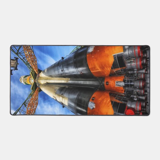 Rocket Soyouz Sur Pad (Recto)