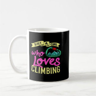 Rockklimvrouwen binnenshuis met de muur van een me koffiemok
