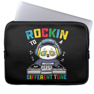 Rockt Op Een Andere Toon Panda Autisme Bewustzijn Laptop Sleeve