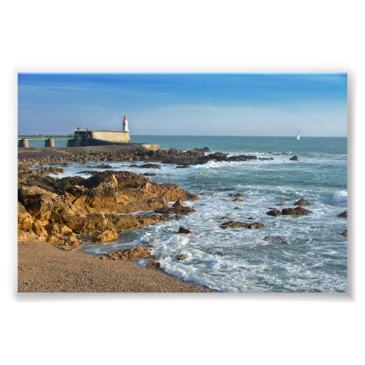 Rocky kustlijn van Les Sables d'Olonne in Frankrij Foto Afdruk (Voorkant)