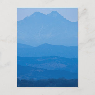 Rocky Mountains Twin Peaks Blue Haze Layers.jpg Briefkaart