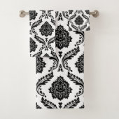Rococo Damask Mixed Pattern Black on White (En situation)
