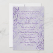 Rococo Paars Scroll Damask Uitnodiging (Achterkant)