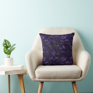 Rococo Realms : Coussin foncé violet et or complex