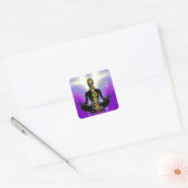 ROD VAN ASCLEPIUS 7 CHAKRAS, YOGA LOTUS POSE Paars Vierkante Sticker (Envelop)
