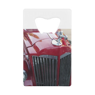 rode auto met chroom ornament kredietkaart flessenopener