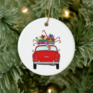 Rode auto met kerstcadeaus keramisch ornament