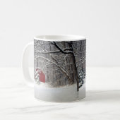 Rode Barn in de sneeuw van 2011 Koffiemok (Voorkant links)