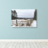 Rode Barn in de winter op Canvas (Insitu (Houten vloer))