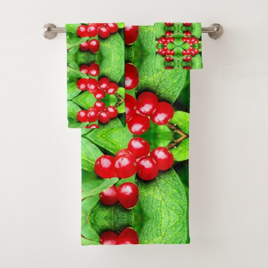 Rode bessen met regendruppels Abstracte Natuur Bad Handdoek (Insitu)