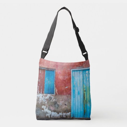 Rode, blauwe en grijze wand, deur en raam crossbody tas (Voorkant)