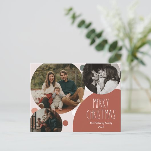 Rode Boho Stippen Kerst Drie Foto Feestdagenkaart (Staand voorkant)