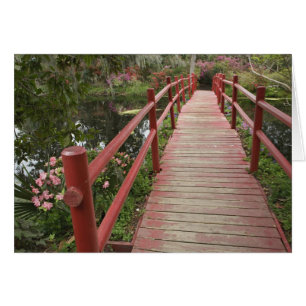 Rode brug over vijver, Magnolia Plantation,