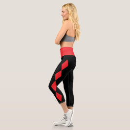 Rode diamanten op zwarte capri leggings