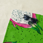 Rode draak op groen strandlaken (In situ)