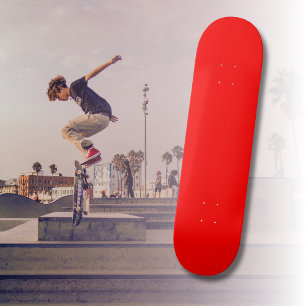 Rode effen kleur   Klassiek   Elegant   Trendy Skateboard