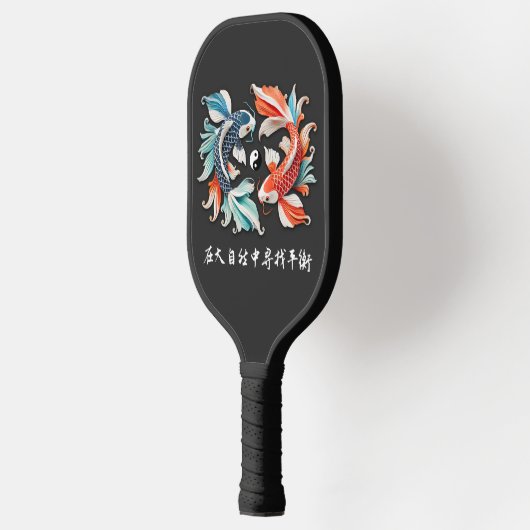 Rode en blauwe Koi Prosperity Yin Yang Pickleball Paddle (Links)