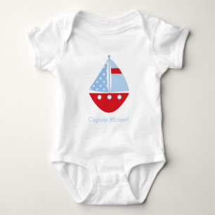 Rode en blauwe zeilboot romper