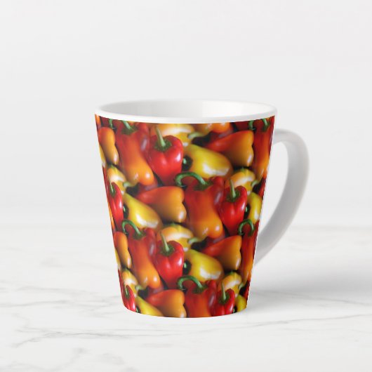Rode en gele paprika's latte mok (Rechterhoek)