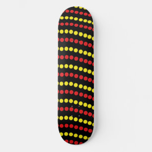 Rode en Gele Stippen Koel Skateboard