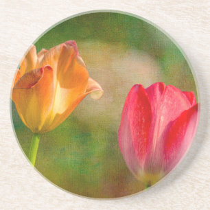Rode en gele tulpen op een textuur achtergrond zandsteen onderzetter
