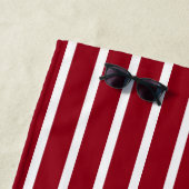 Rode en witte strepen met marineblauw op maat strandlaken (In situ)