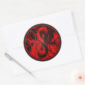 Rode en zwarte vliegers Yin Yang Dragons Ronde Sticker (Envelop)