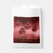 Rode feestelijke kerstcadeautjes met aangepaste te bedankzakje (Voorkant)