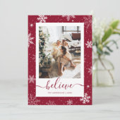Rode foto Snowflake Believe Feestdagenkaart (Staand voorkant)