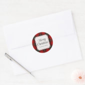 Rode geruite vrolijk kerstfeest ronde sticker (Envelop)