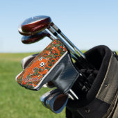 Rode gevlekte salamander op zwarte gepersonaliseer golfheadcover (Insitu)