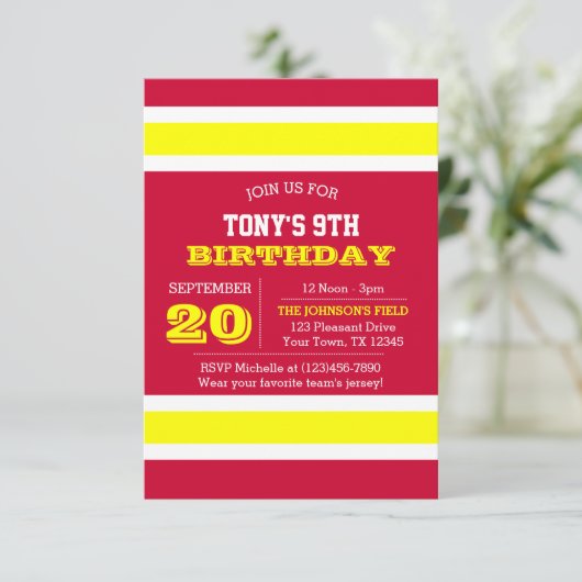 Rode Gouden en Witte Team Verjaardagsuitnodiging Kaart (Staand voorkant)