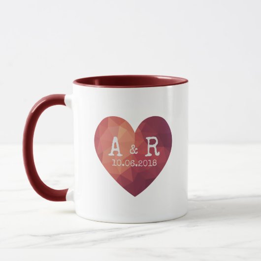 Rode hart paar monogram bruiloft datum mok (Links)