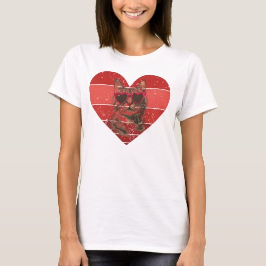 Rode Hart Tabby Kat in Zonnebril T-shirt (Voorkant)