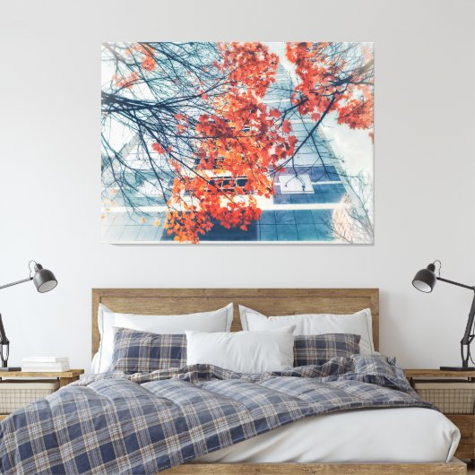 Rode herfstbladeren en stadsgebouw canvas afdruk (Insitu (Slaapkamer))