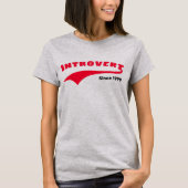 Rode Introvert Typografie Swoosh Aangepaste Datum T-shirt (Voorkant)