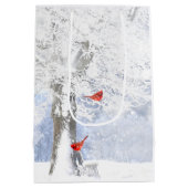 Rode kardinaal met kerstsnowy bomen medium cadeauzakje (Achterkant)