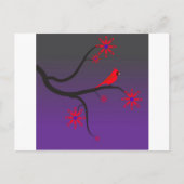 Rode kardinale vogel in een boom op paarse achterg briefkaart (Voorkant)
