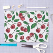 Rode kersen op wit tissuepapier (Craft)