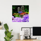 Rode libel op Violet Purple Flowers Poster (Thuiskantoor)