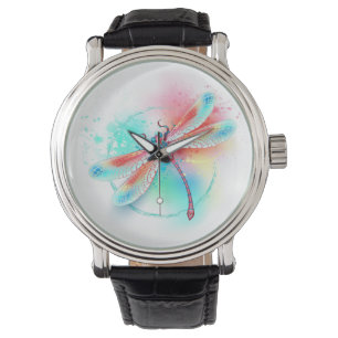 Rode libel op waterverf achtergrond horloge
